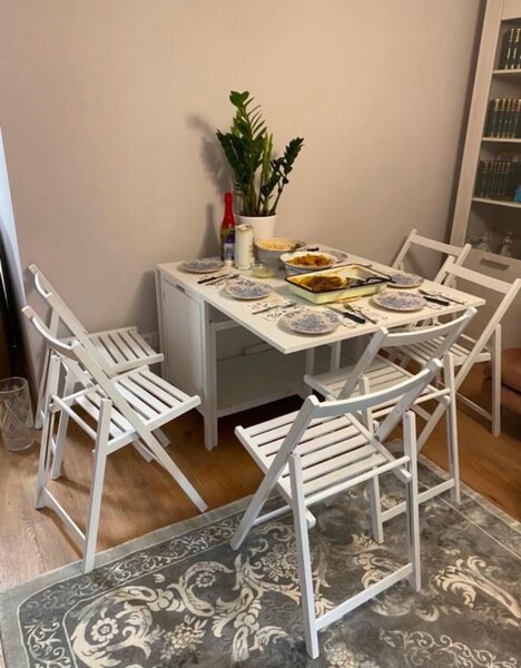 Set masa extensibila + scaune pliante lemn